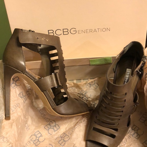 Shoes - Picture 2 of 3